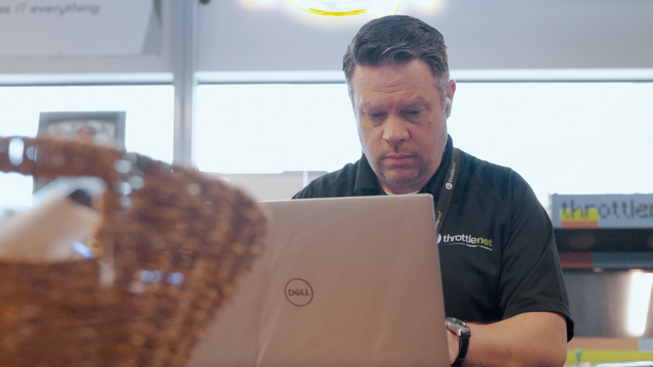 Desktop chat IT support