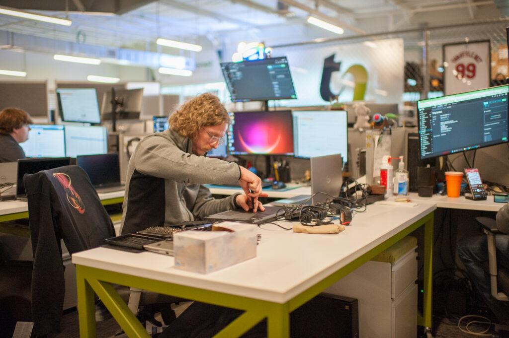 IT Support for Hardware Lifecycle Management